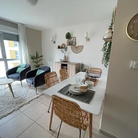Apartment De